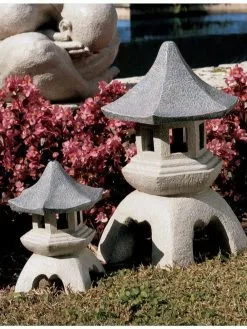 GSC Japanese Pagoda Lantern Sculptures