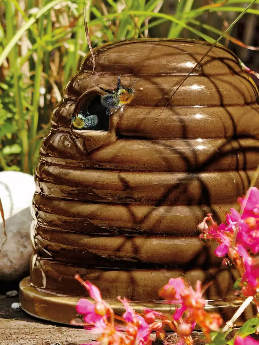 GSC Ceramic Bumblebee House - Image 2