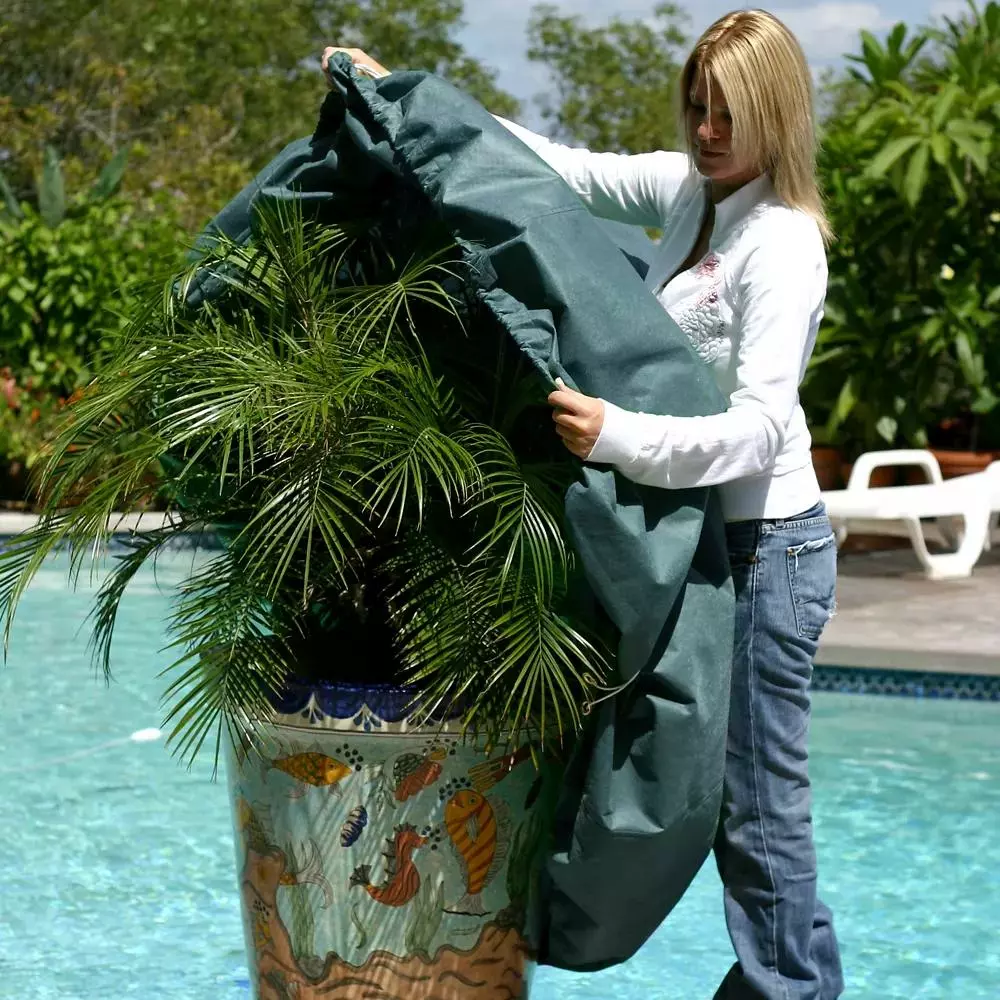 GSC The Planket® Frost Protection Plant Cover, 10' Round - Image 2