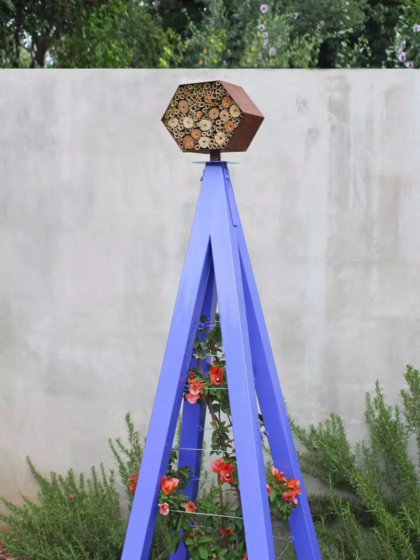 GSC Bee Bungalow + Akoris Garden Tuteur Sr. - Image 8