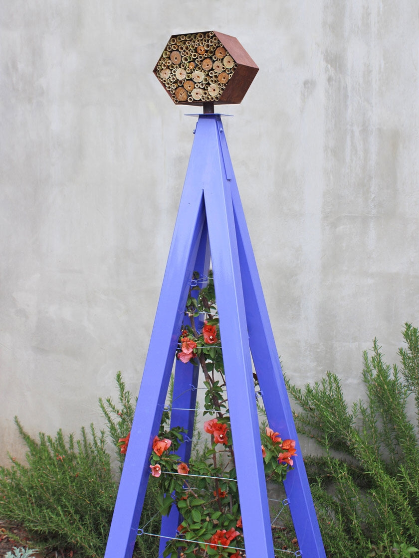 GSC Bee Bungalow + Akoris Garden Tuteur Jr. - Image 2