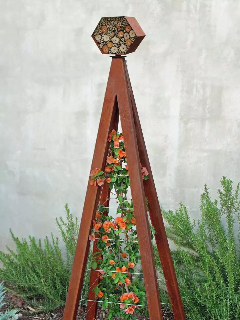 GSC Bee Bungalow + Akoris Garden Tuteur Sr. - Image 3