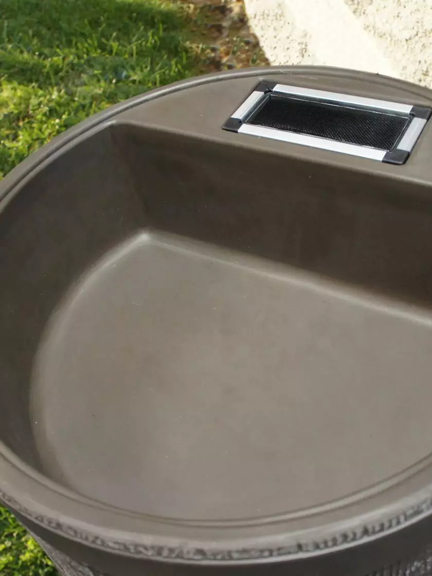 GSC Round Rain Barrel With Planter, 35 Gallons - Image 3