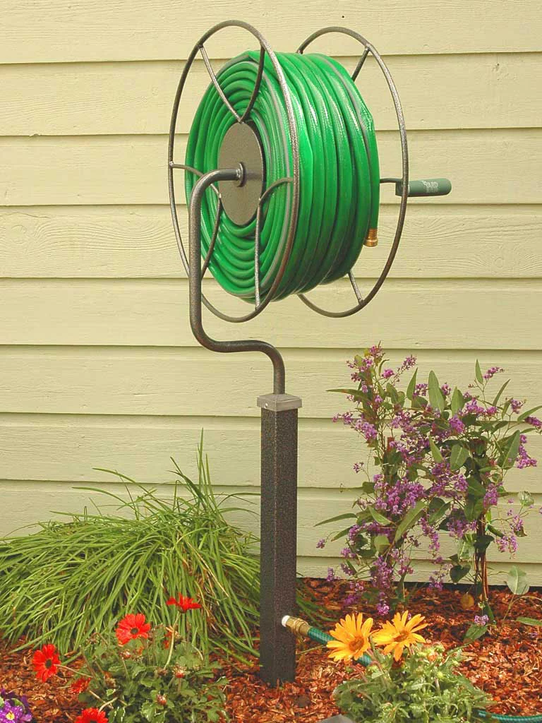 GSC Yard Butler® Free Standing Swivel Reel