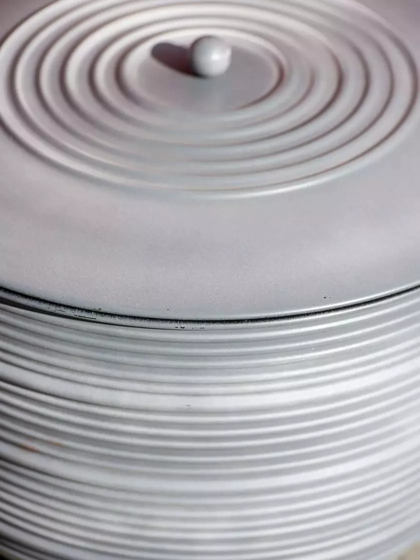 GSC Ribbed Hose Pot With Lid - Image 2